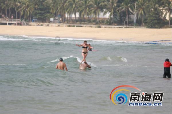 钢针断在手指骨头里了，不取有影响吗？